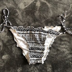 Pacsun Black and White Aztec Sting Bikini M